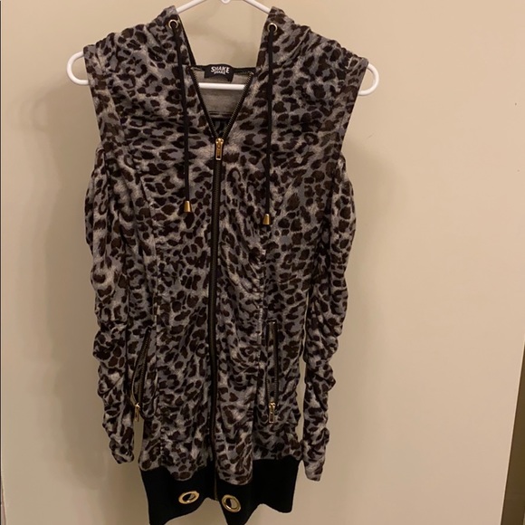 Top - Picture 1 of 5